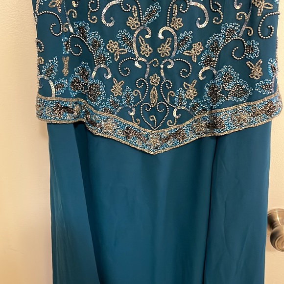 Gorgeous, Beaded Gown NWT! - Picture 3 of 13